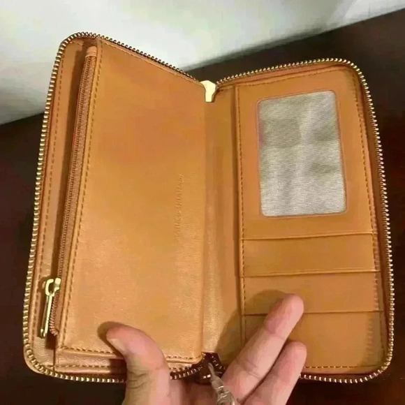 Brand new Mark and Graham wallet - Picture 8 of 9